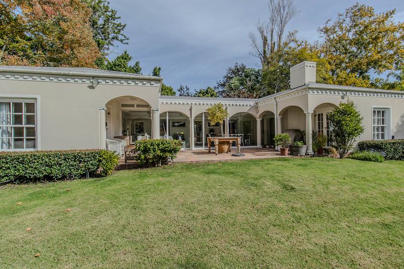 4 Bedroom Property for Sale in Constantia Western Cape